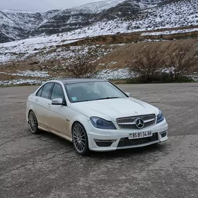 Mercedes-Benz C350 2011