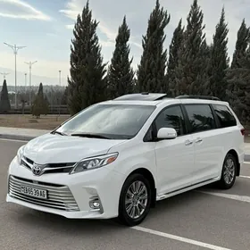 Toyota Sienna 2018