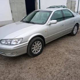 Toyota Camry 2000