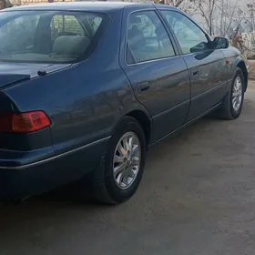 Toyota Camry 2001