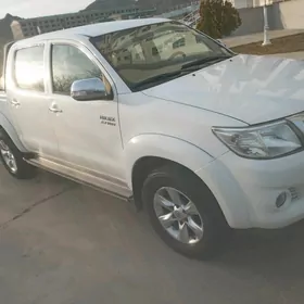 Toyota Hilux 2013