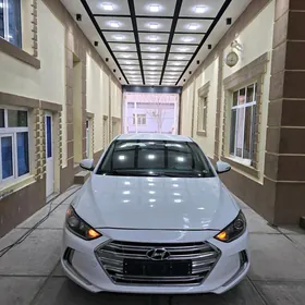 Hyundai Elantra 2018