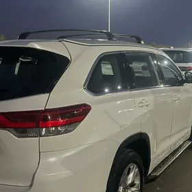 Toyota Highlander 2019