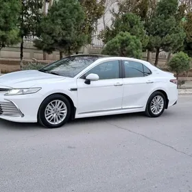 Toyota Camry 2021