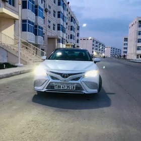 Toyota Camry 2024