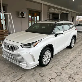 Toyota Highlander 2021