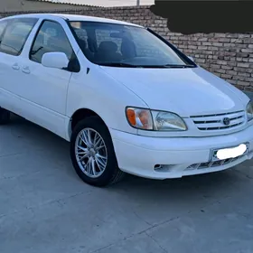 Toyota Sienna 2001