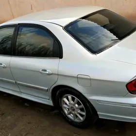 Hyundai Sonata 2001