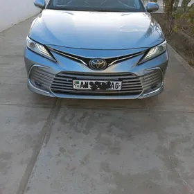 Toyota Camry 2018