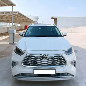 Toyota Highlander 2021