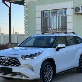 Toyota Highlander 2020