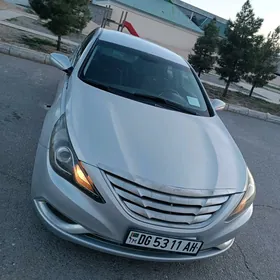 Hyundai Sonata 2010