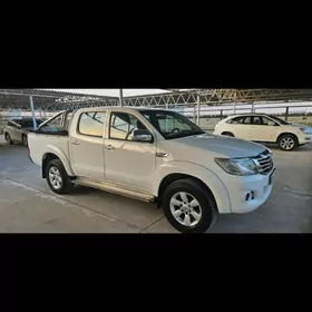 Toyota Hilux 2015