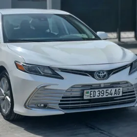 Toyota Camry 2021