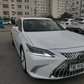 Lexus ES 350 2022