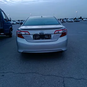 Toyota Camry 2012