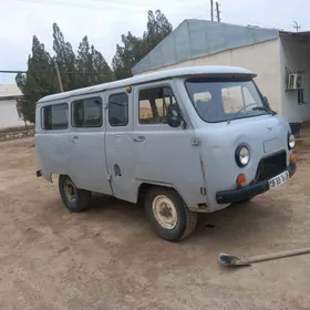 UAZ Profi 2000