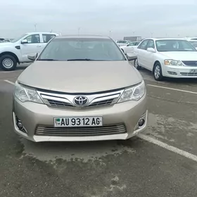 Toyota Camry 2014