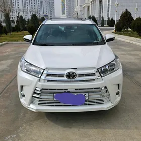 Toyota Highlander 2019