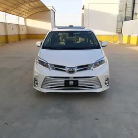 Toyota Sienna 2019