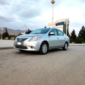 Nissan Versa 2012