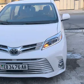 Toyota Sienna 2019