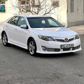 Toyota Camry 2013