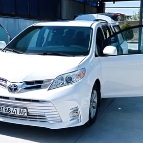 Toyota Sienna 2018