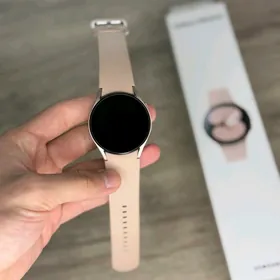 Samsung Galaxy Watch 4 rose