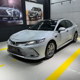 Toyota Camry 2021