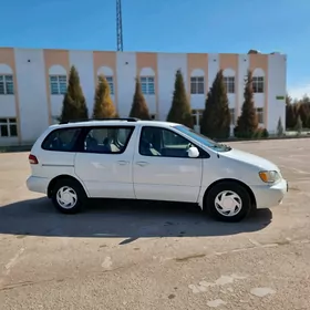 Toyota Sienna 2001