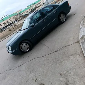 Mercedes-Benz E320 1998