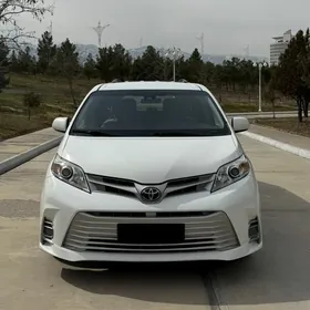 Toyota Sienna 2018