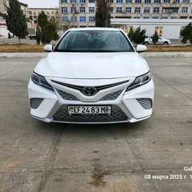 Toyota Camry 2019