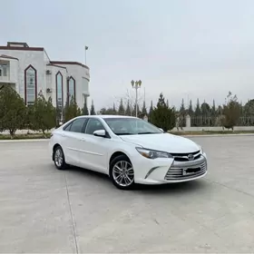 Toyota Camry 2017