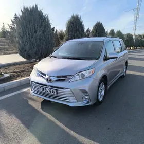 Toyota Sienna 2018