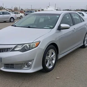 Toyota Camry 2014