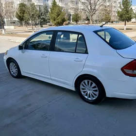 Nissan Versa 2010