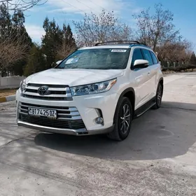 Toyota Highlander 2019