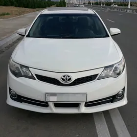 Toyota Camry 2014