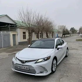 Toyota Camry 2021