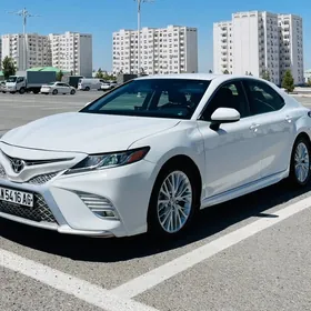 Toyota Camry 2018