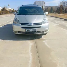 Toyota Sienna 2004