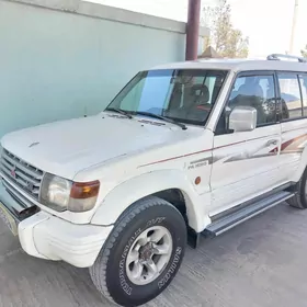 Mitsubishi Pajero 1997