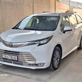 Toyota Sienna 2022