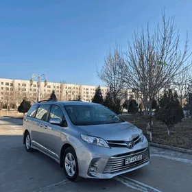 Toyota Sienna 2018