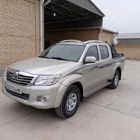 Toyota Hilux 2013