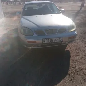 Daewoo Leganza 1999