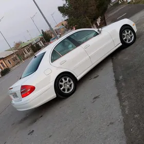 Mercedes-Benz E350 2005