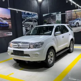 Toyota Fortuner 2010